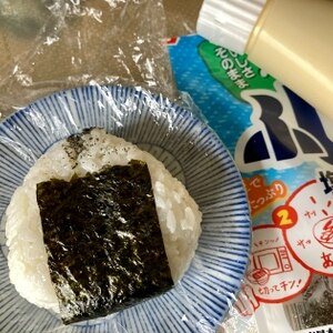 塩昆布マヨおにぎり